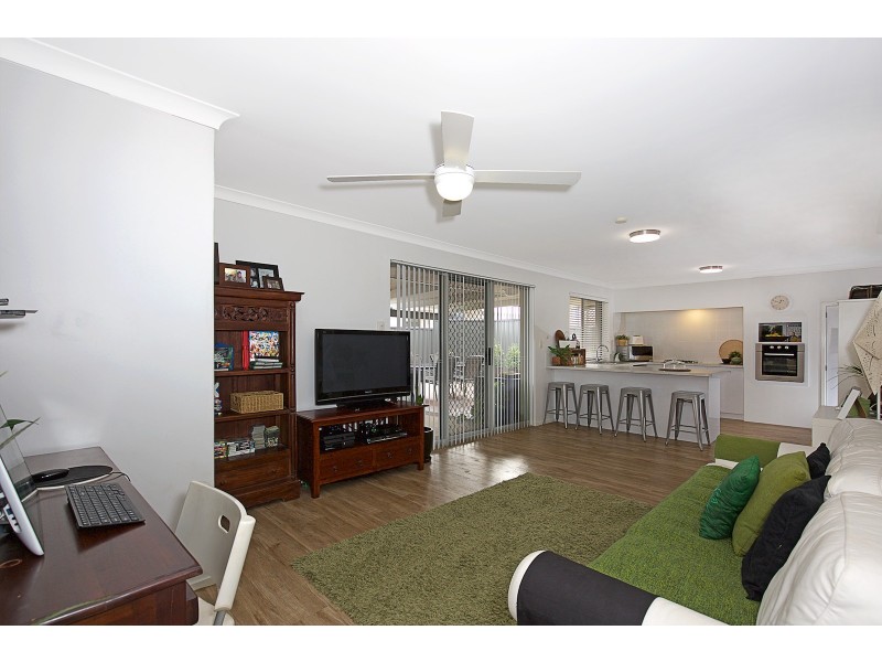 14 Scrivener Place, Halls Head WA 6210