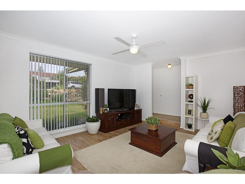 14 Scrivener Place, Halls Head WA 6210