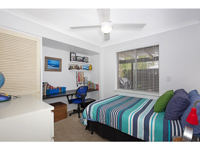 14 Scrivener Place, Halls Head WA 6210