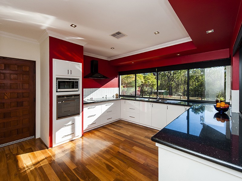 16 Raywood Road, Bouvard WA 6211