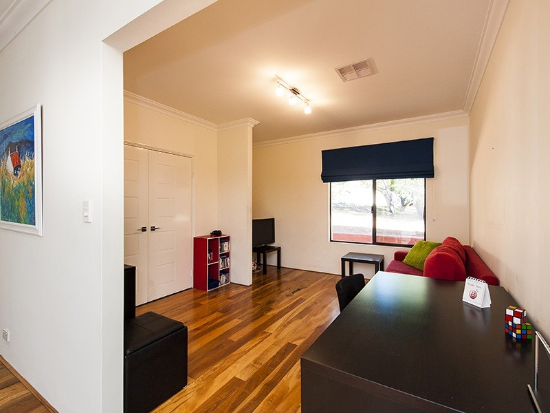 16 Raywood Road, Bouvard WA 6211