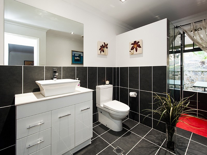 16 Raywood Road, Bouvard WA 6211