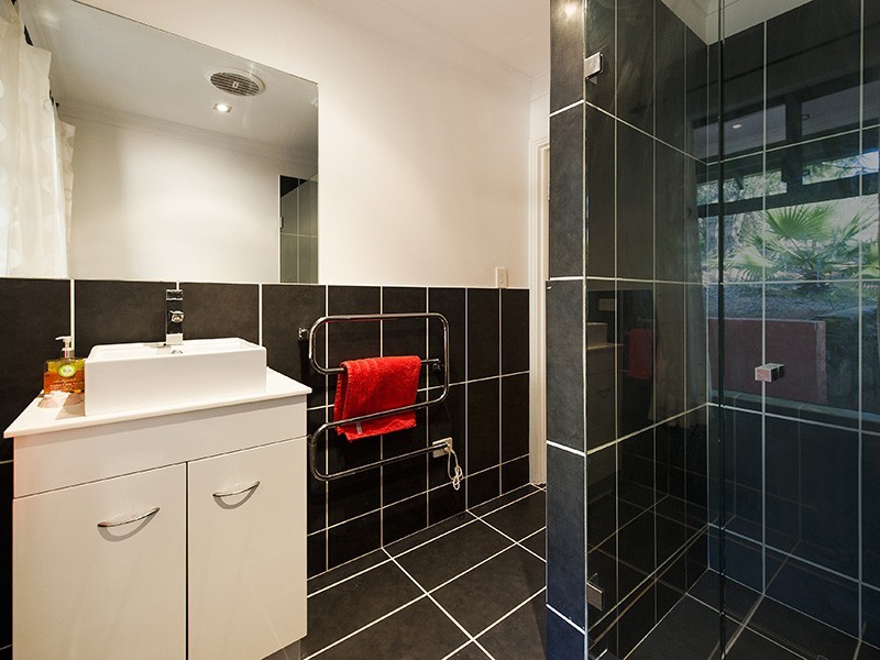 16 Raywood Road, Bouvard WA 6211