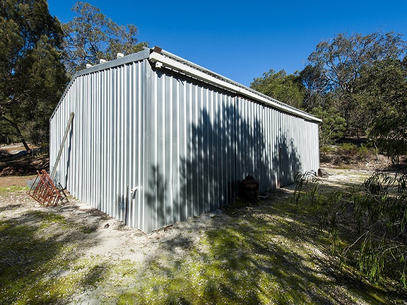 16 Raywood Road, Bouvard WA 6211