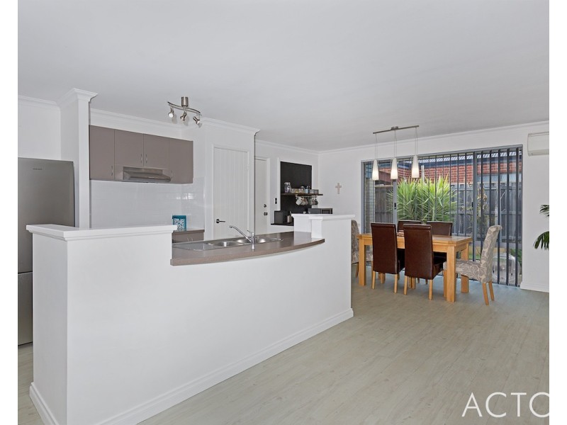 74 Seascapes Boulevard, Halls Head WA 6210