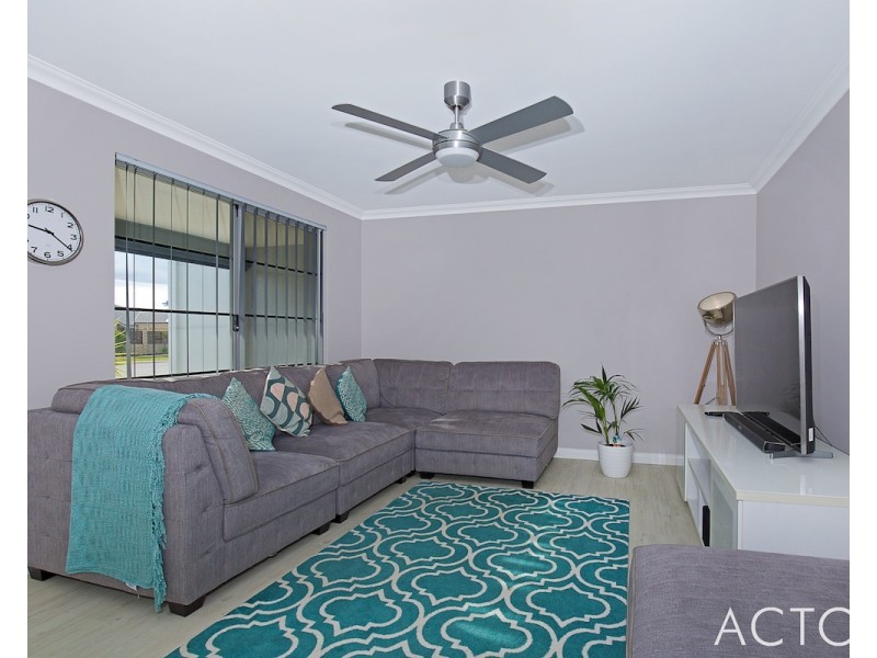 74 Seascapes Boulevard, Halls Head WA 6210