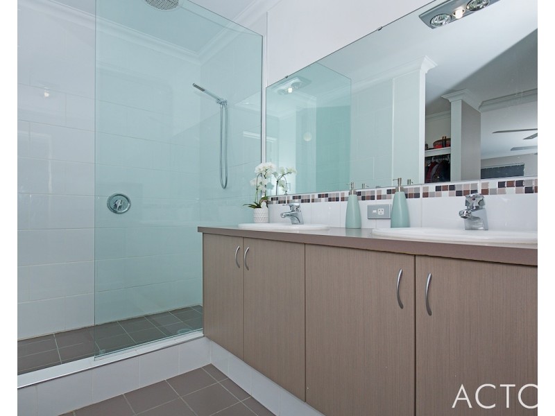 74 Seascapes Boulevard, Halls Head WA 6210