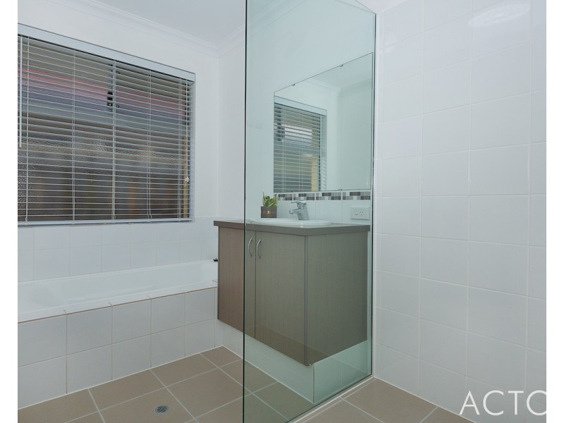 74 Seascapes Boulevard, Halls Head WA 6210