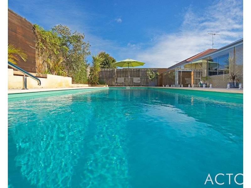 74 Seascapes Boulevard, Halls Head WA 6210