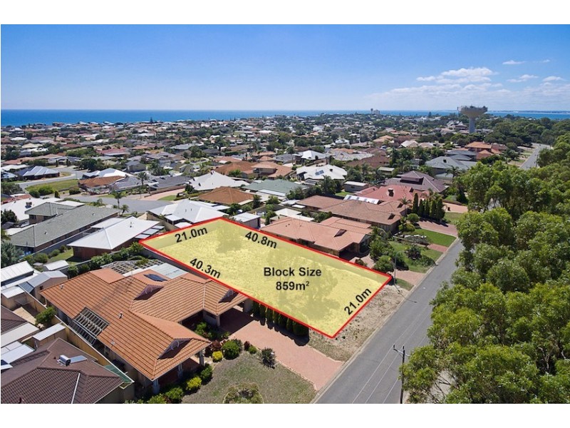 59 Oaklands Avenue, Halls Head WA 6210