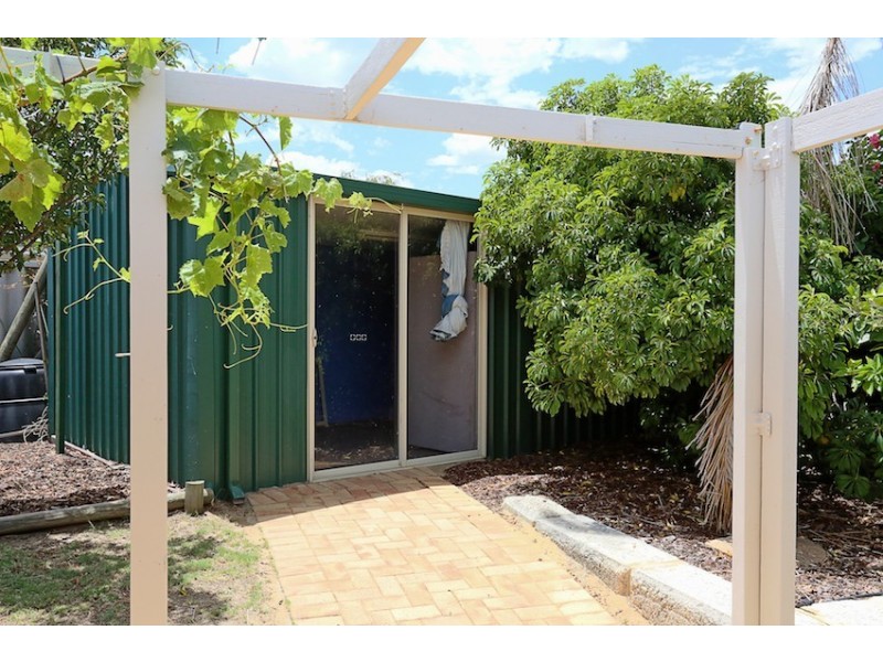 4 Waterville Retreat, Meadow Springs WA 6210