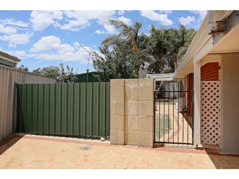 4 Waterville Retreat, Meadow Springs WA 6210