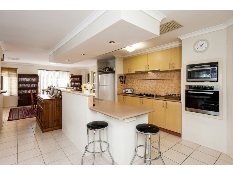 17 Dorneywood Crescent, Erskine WA 6210