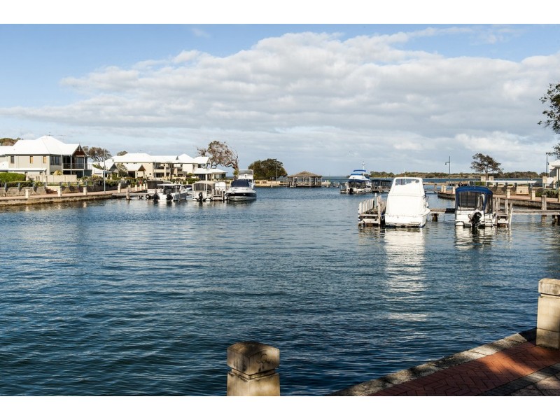 17 Dorneywood Crescent, Erskine WA 6210