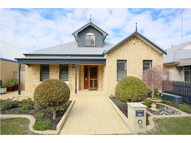 13 Darwin Terrace, Dudley Park WA 6210