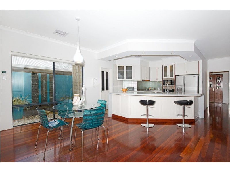 13 Darwin Terrace, Dudley Park WA 6210