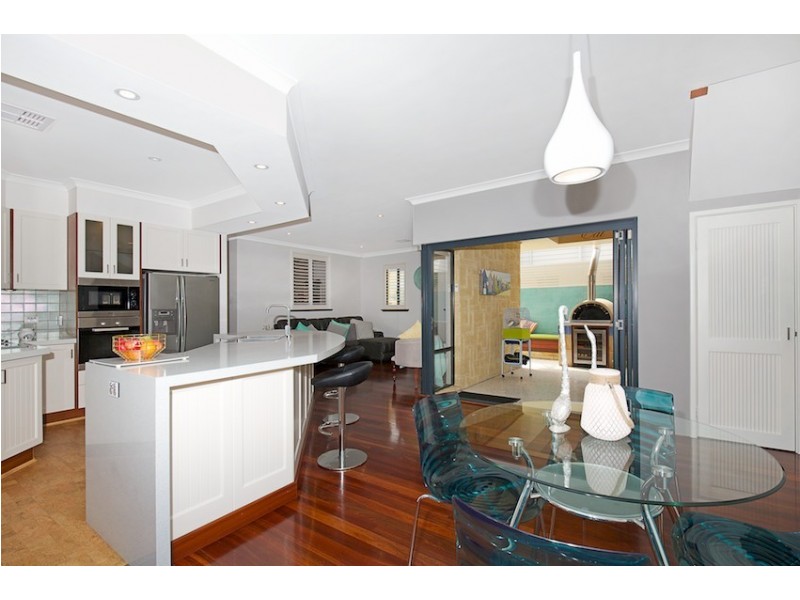 13 Darwin Terrace, Dudley Park WA 6210