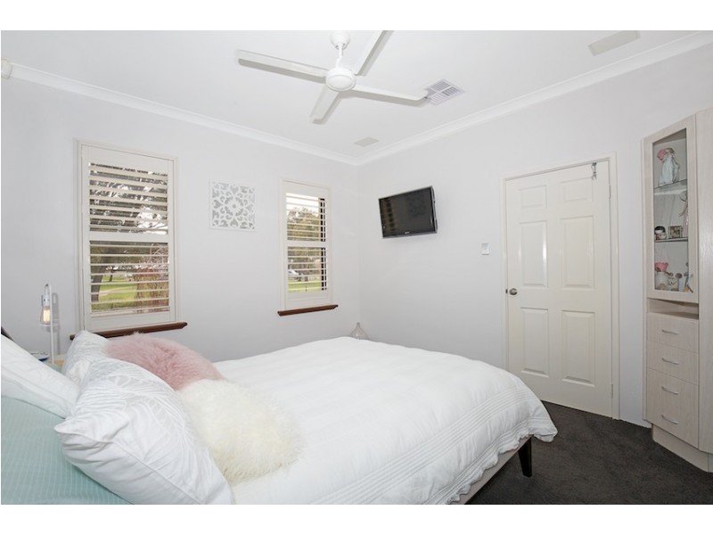 13 Darwin Terrace, Dudley Park WA 6210