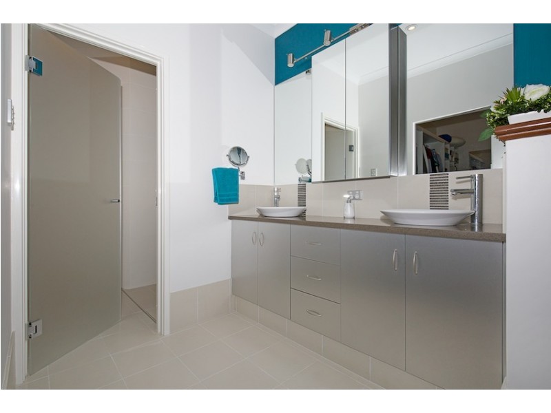 13 Darwin Terrace, Dudley Park WA 6210