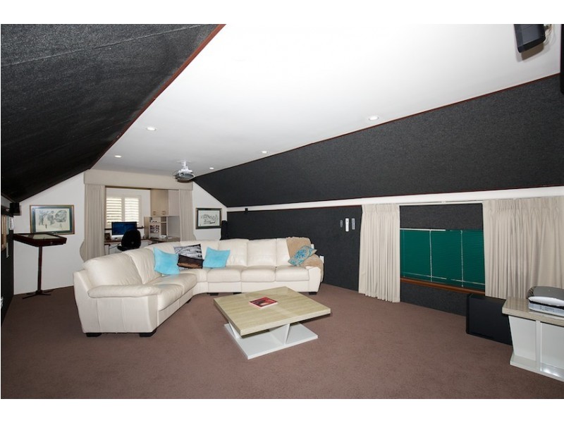 13 Darwin Terrace, Dudley Park WA 6210