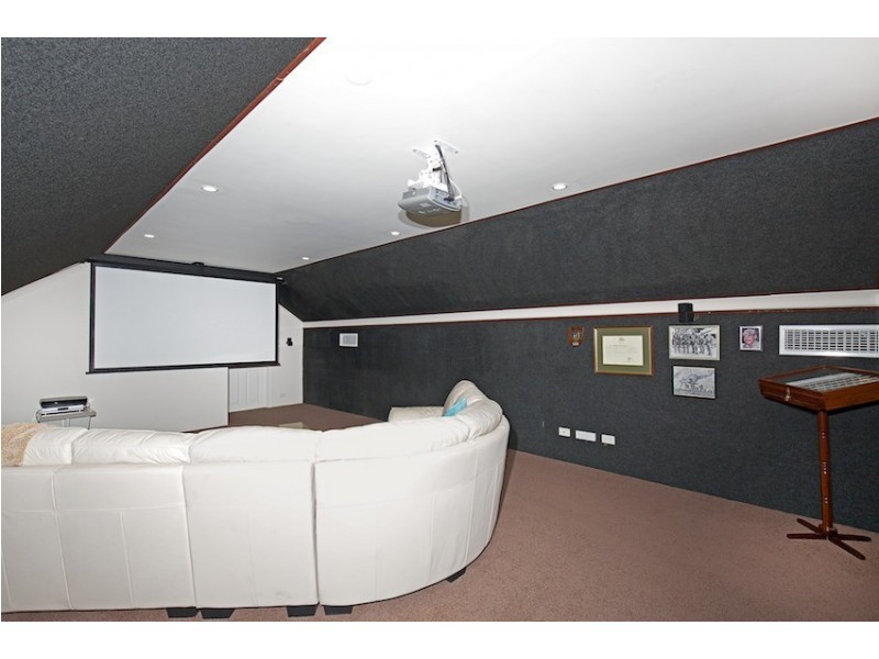 13 Darwin Terrace, Dudley Park WA 6210