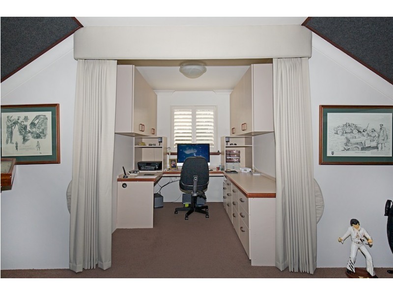 13 Darwin Terrace, Dudley Park WA 6210