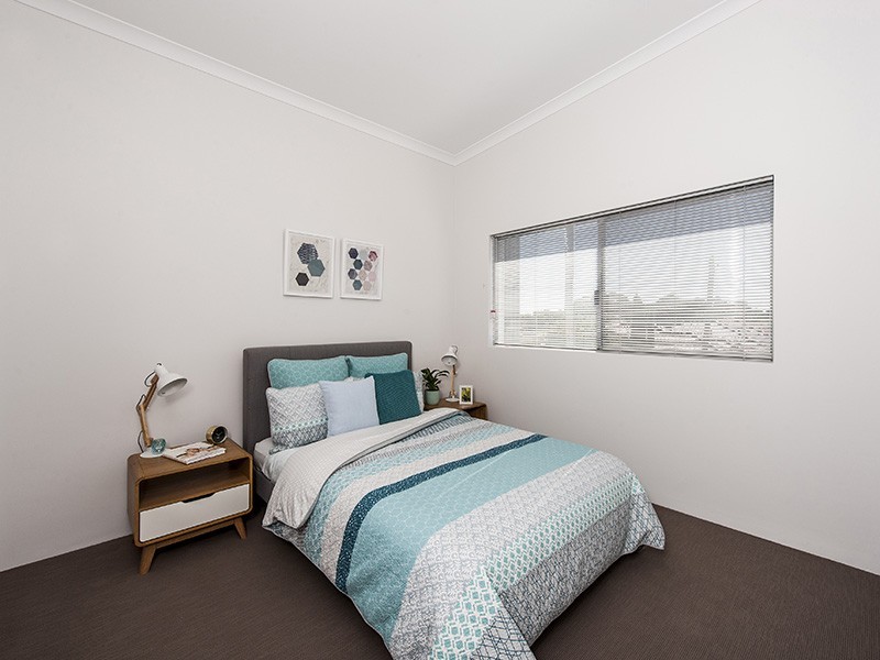 33 Cooper Street, Mandurah WA 6210