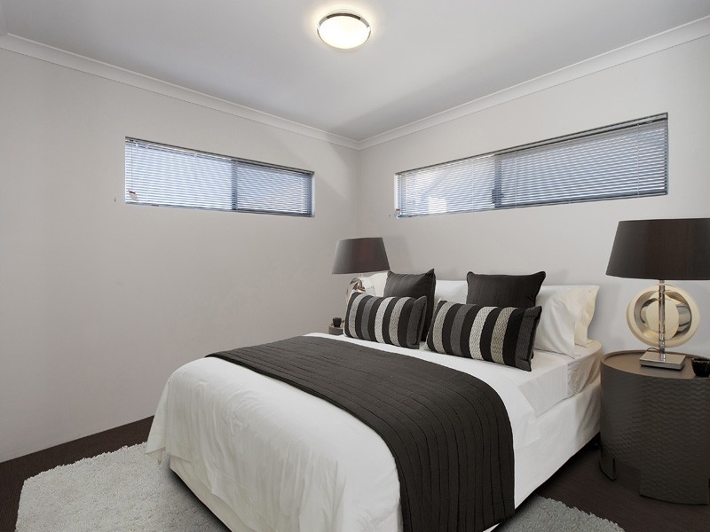 33 Cooper Street, Mandurah WA 6210