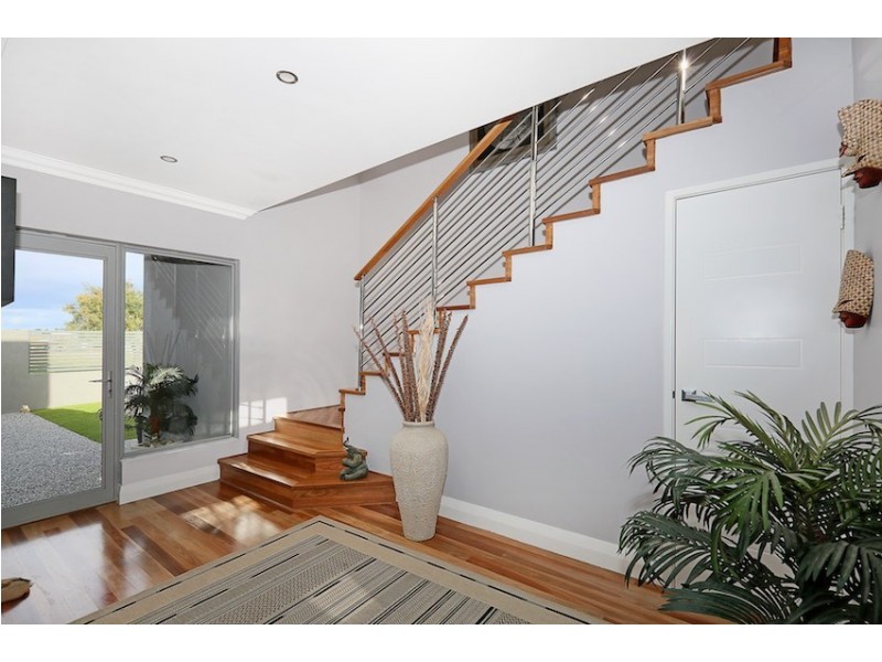 15 Sandpiper Island Retreat, Wannanup WA 6210