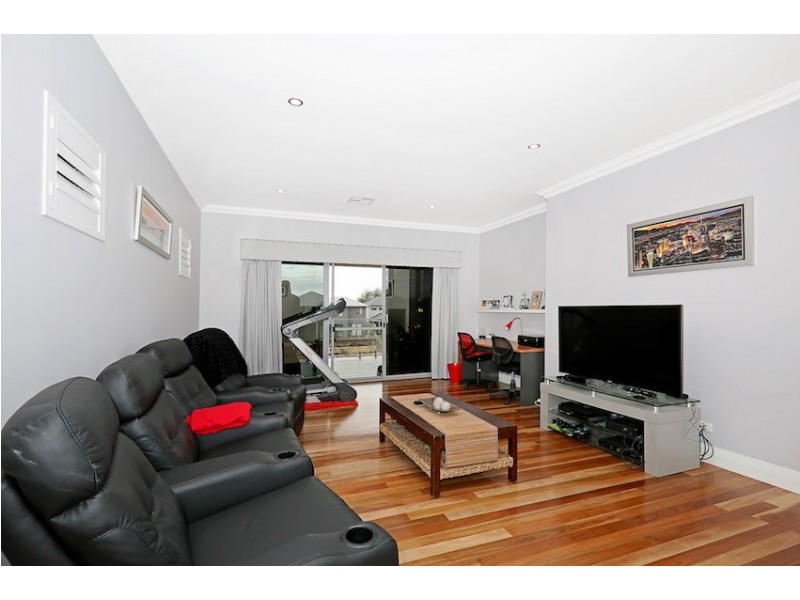 15 Sandpiper Island Retreat, Wannanup WA 6210