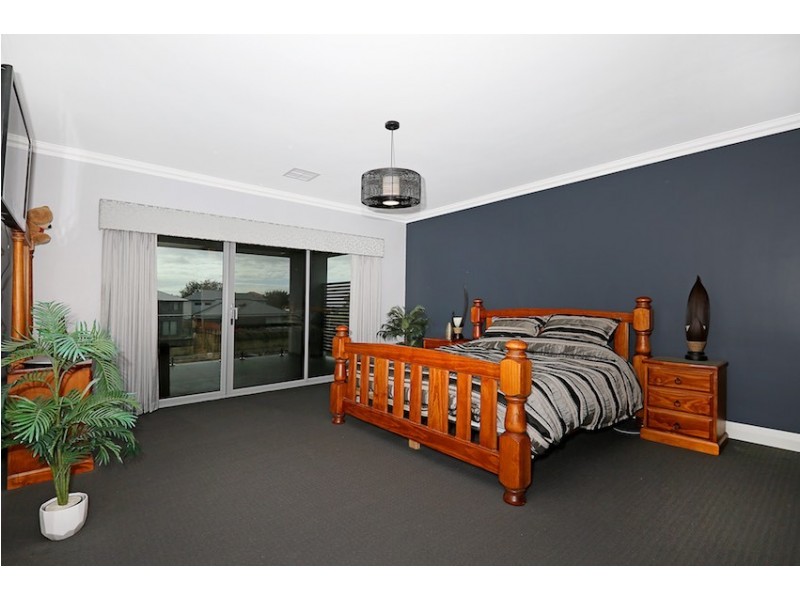 15 Sandpiper Island Retreat, Wannanup WA 6210