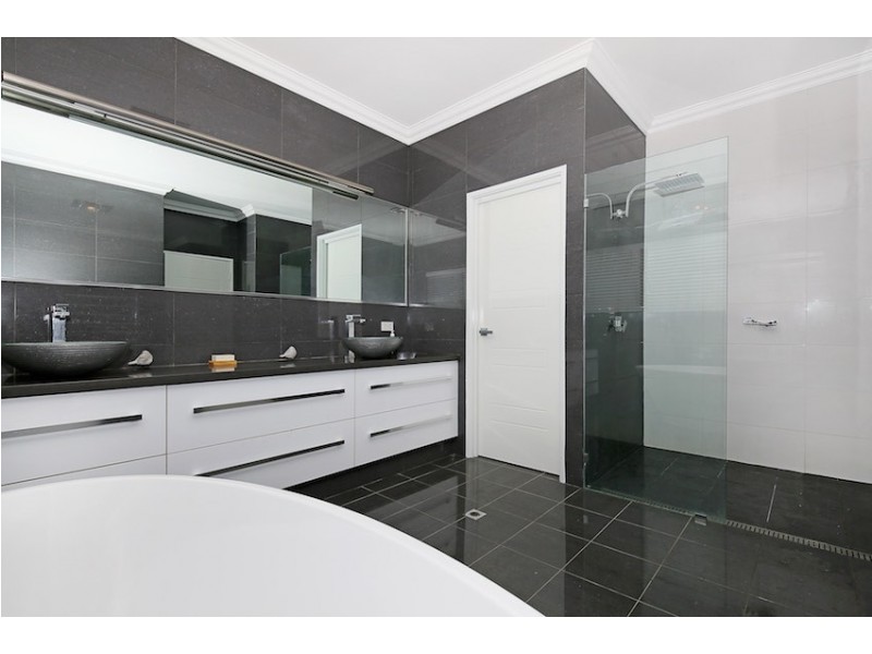 15 Sandpiper Island Retreat, Wannanup WA 6210