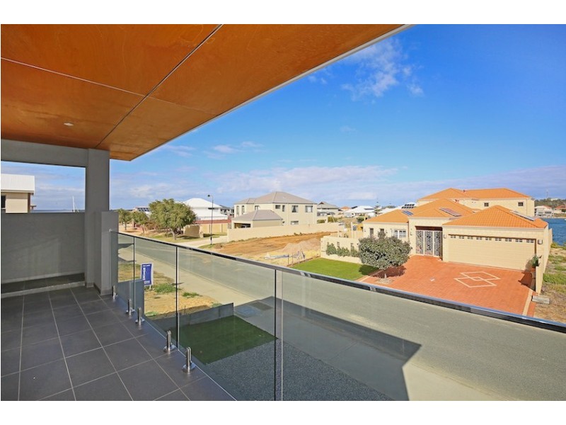 15 Sandpiper Island Retreat, Wannanup WA 6210