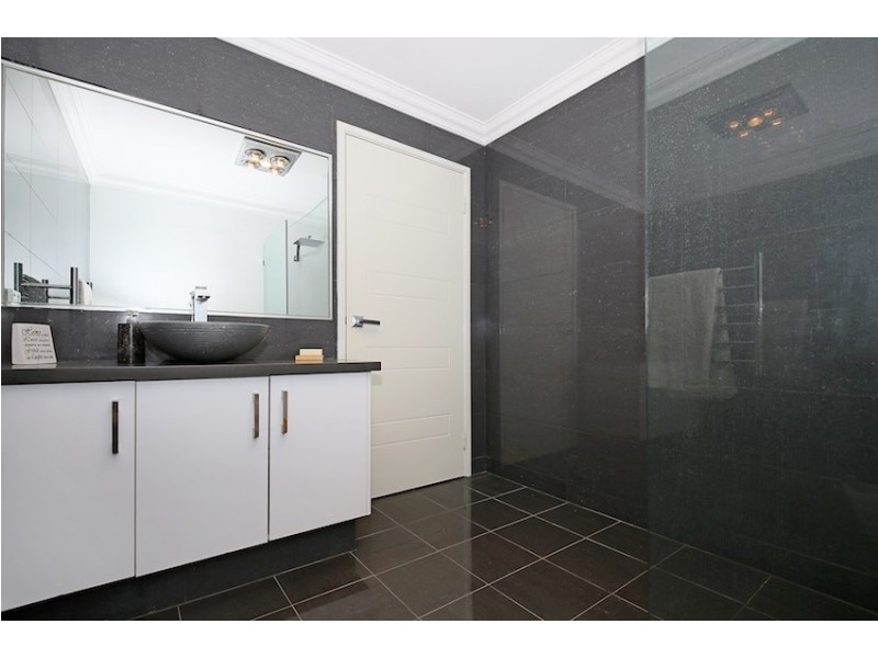 15 Sandpiper Island Retreat, Wannanup WA 6210