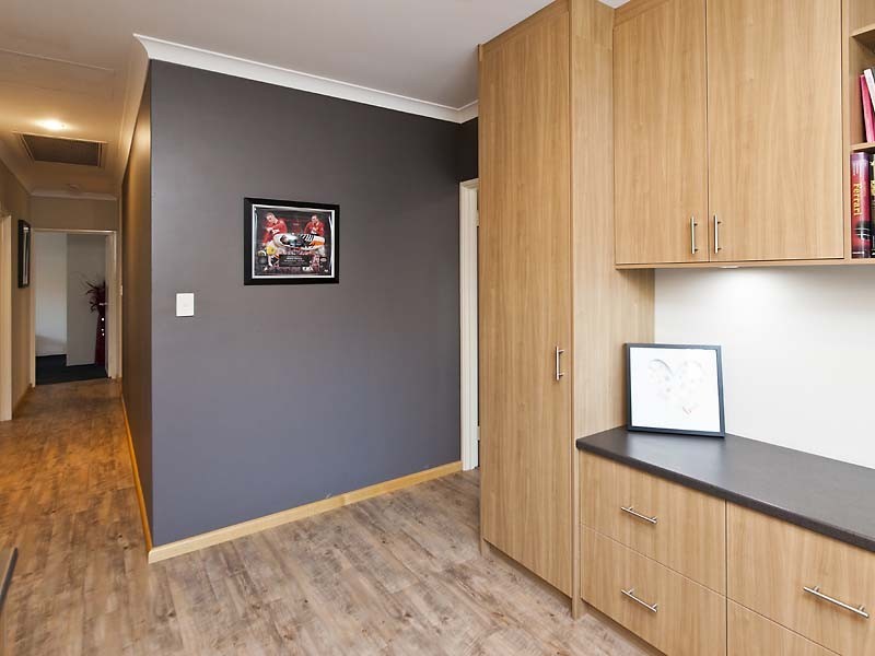 10 ORANIA PASS, Halls Head WA 6210