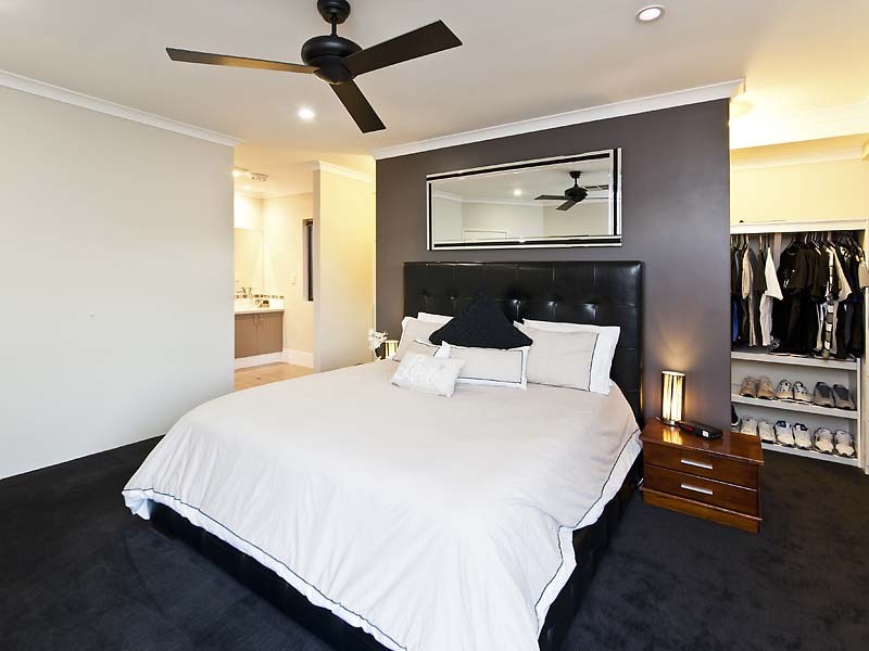 10 ORANIA PASS, Halls Head WA 6210