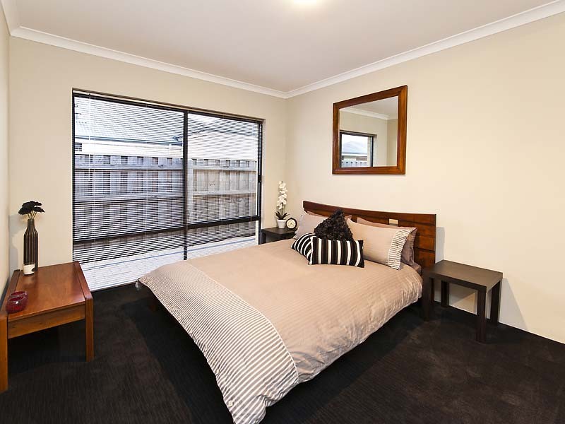 10 ORANIA PASS, Halls Head WA 6210