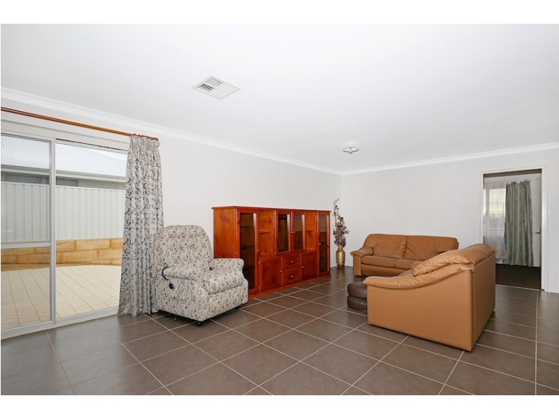 11 Peppertree Close, Wannanup WA 6210