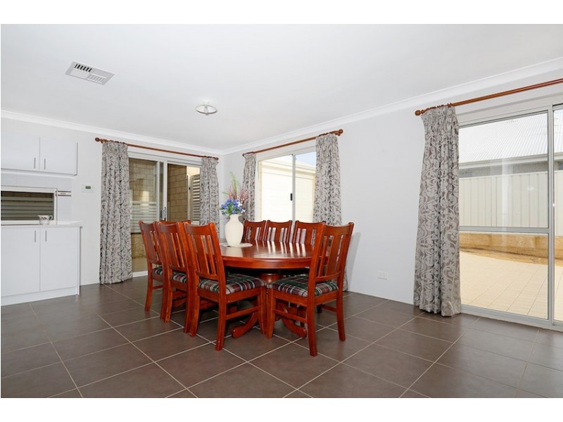 11 Peppertree Close, Wannanup WA 6210