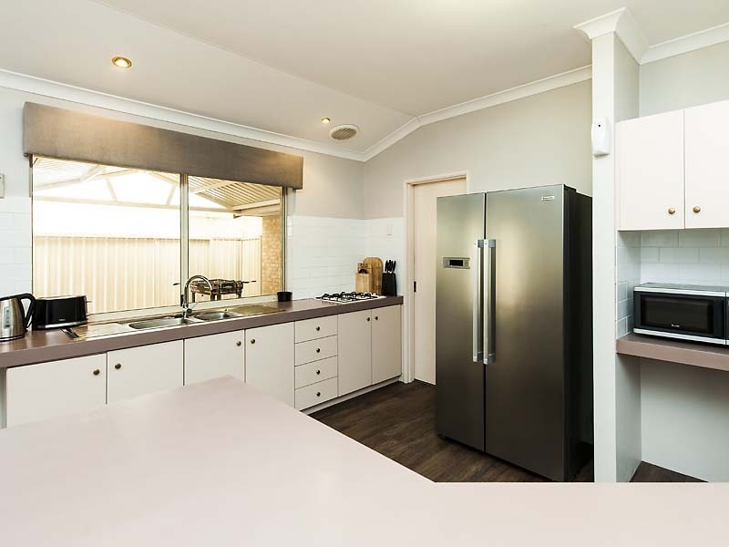 32 Pebblebeach Boulevarde, Meadow Springs WA 6210