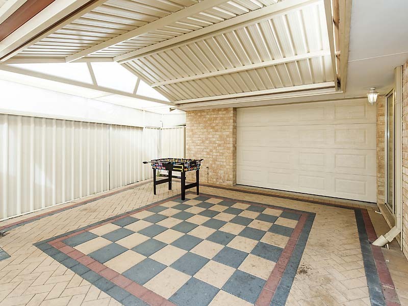 32 Pebblebeach Boulevarde, Meadow Springs WA 6210