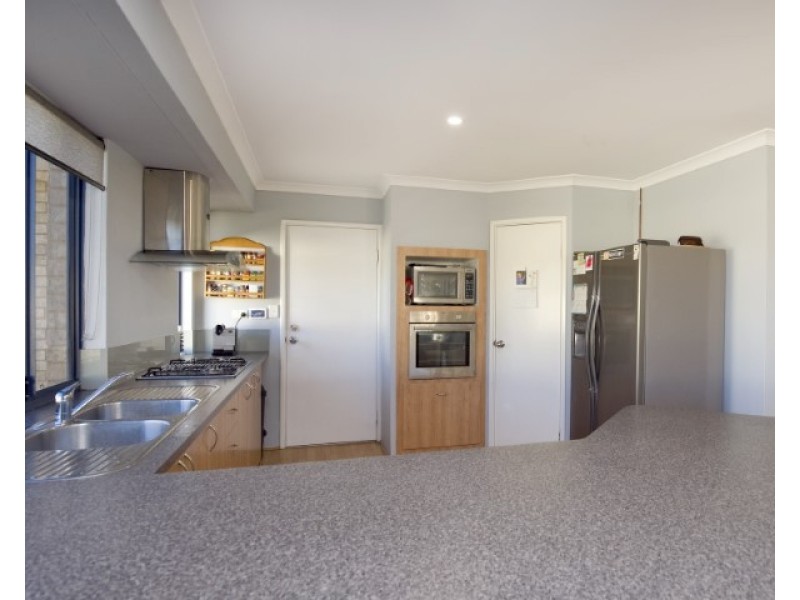 105 Touchstone Drive, Dawesville WA 6211