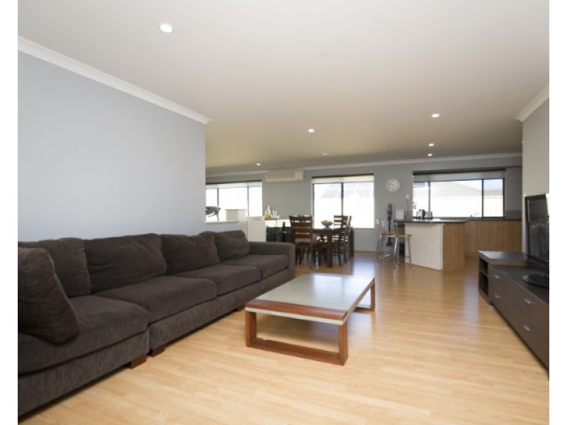 105 Touchstone Drive, Dawesville WA 6211
