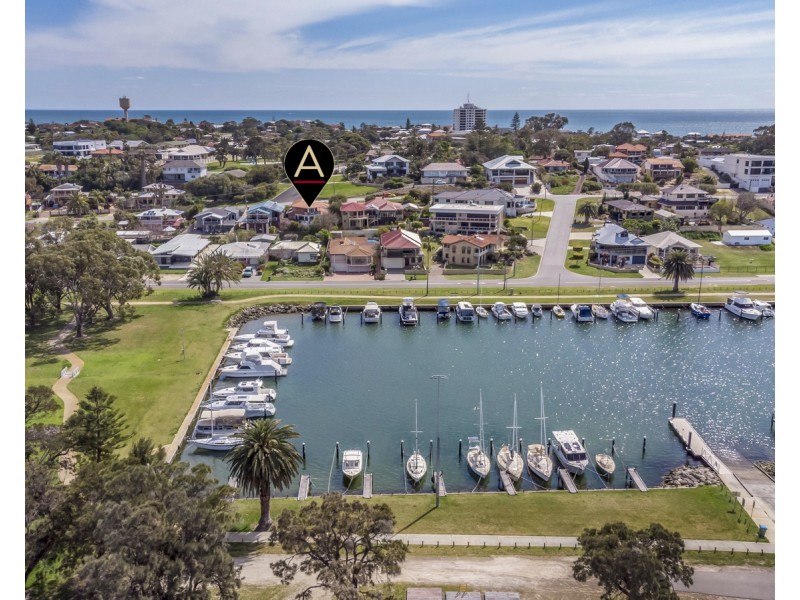 33 Hill Street, Halls Head WA 6210