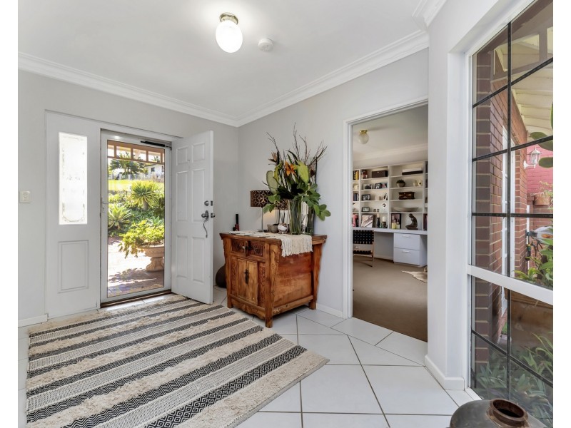 33 Hill Street, Halls Head WA 6210