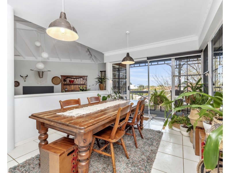 33 Hill Street, Halls Head WA 6210