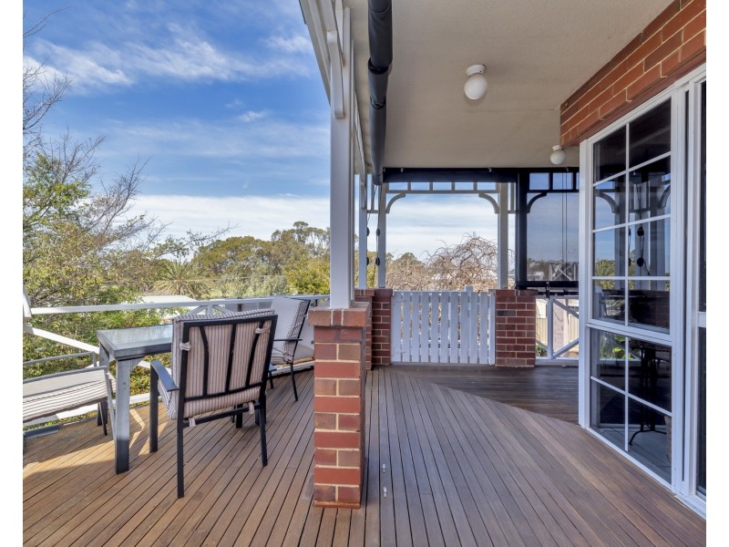 33 Hill Street, Halls Head WA 6210