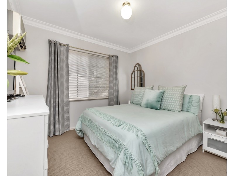 33 Hill Street, Halls Head WA 6210