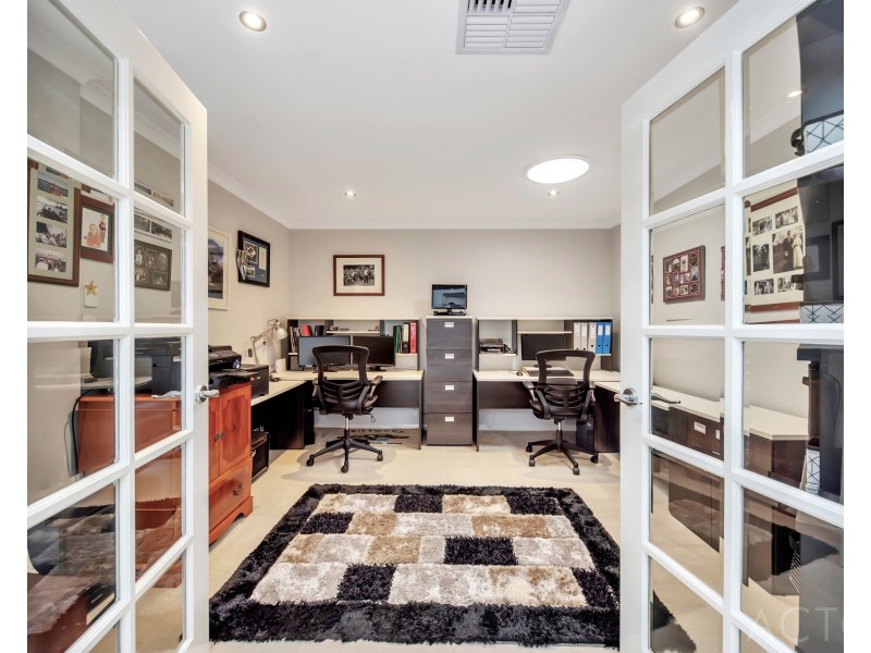 11 Cervantes Drive, Erskine WA 6210