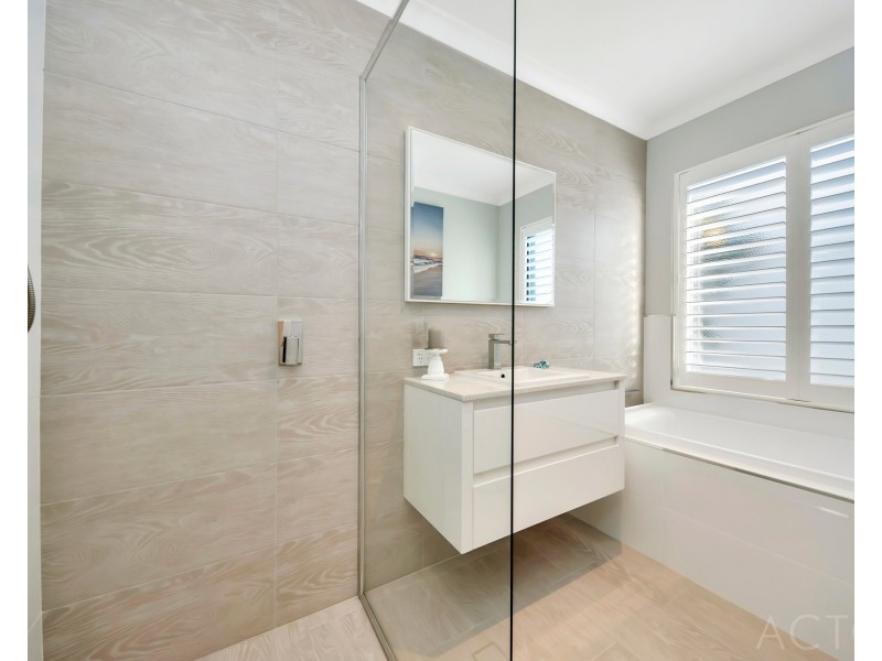 11 Cervantes Drive, Erskine WA 6210